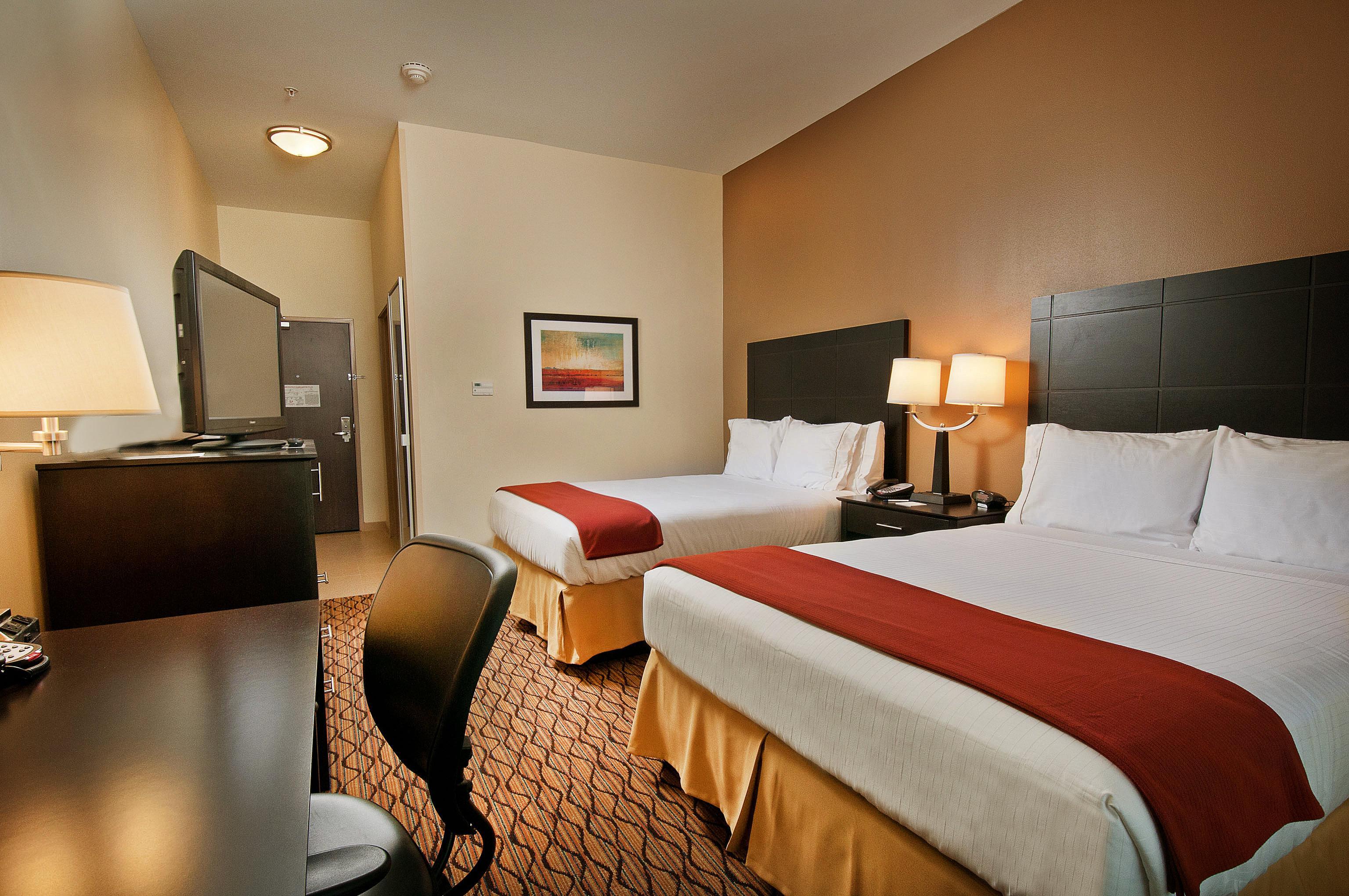 Hotel Express And By Ihg Pearsall